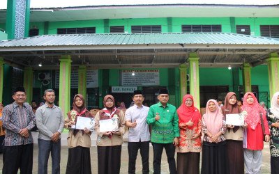 Satu Visi Demi Masa Depan Siswa: Momen Hangat Pembagian Rapor Semester Genap di MAN Binjai